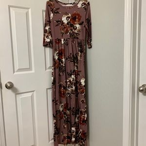Reborn J Mauve Floral 3/4 Sleeve Maxi Dress